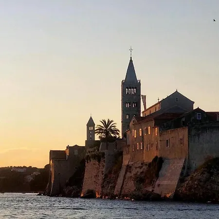 Olive House Rab Appartamento *