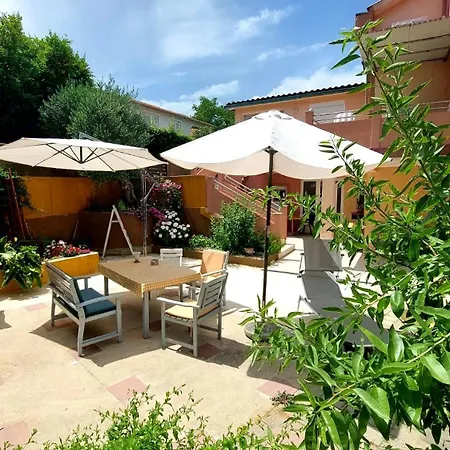 Olive House Rab