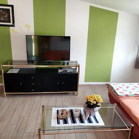 Olive House Rab Apartament *