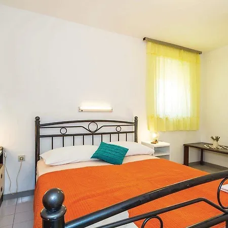 Olive House Rab Apartament
