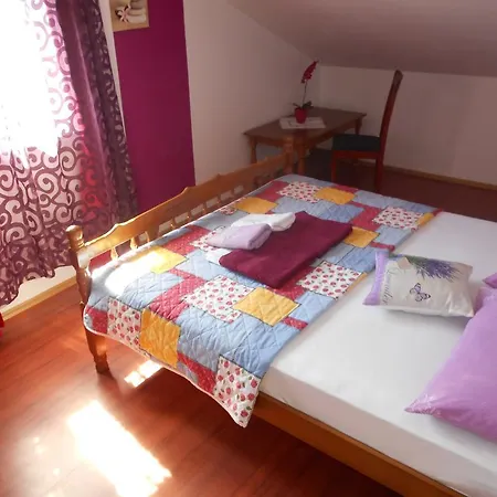 Olive House Rab Apartament *