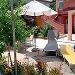 Olive House Rab Apartamento *