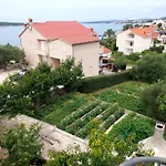 Apartamento Olive House Rab *