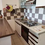Olive House Rab Apartamento