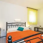 Olive House Rab Apartamento