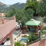 Olive House Rab