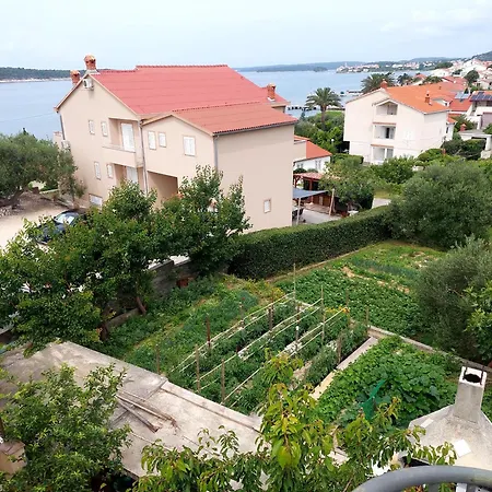 Apartment Olive House Rab *