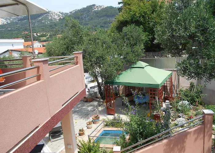 Olive House Rab